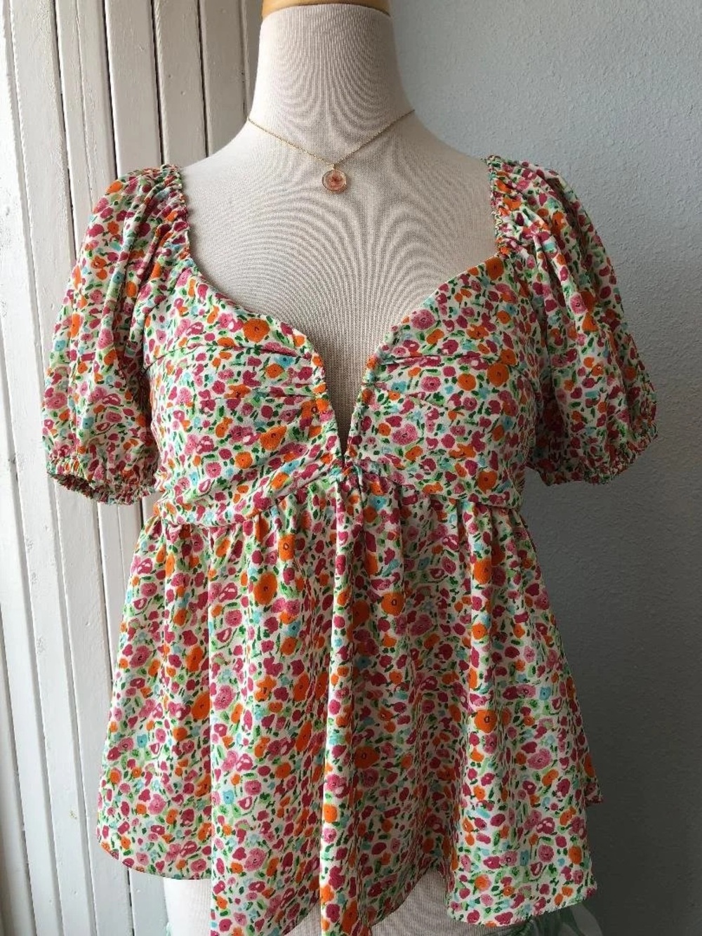 entro Floral Puff-Sleeve Babydoll Top in Cream, Pink & Orange
